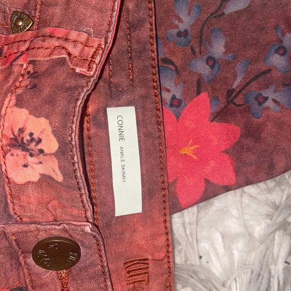 Rust-ic Floral - Picture 4 of 5